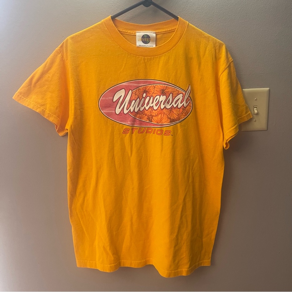 vintage 90’s/2000’s Universal Studios T-Shirt